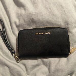 Michael kors wristlet